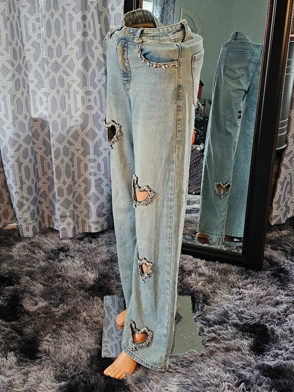 Peekskill Light Wash Wide‑Leg Crystal Heart Jeans – Size S - Picture 2 of 10